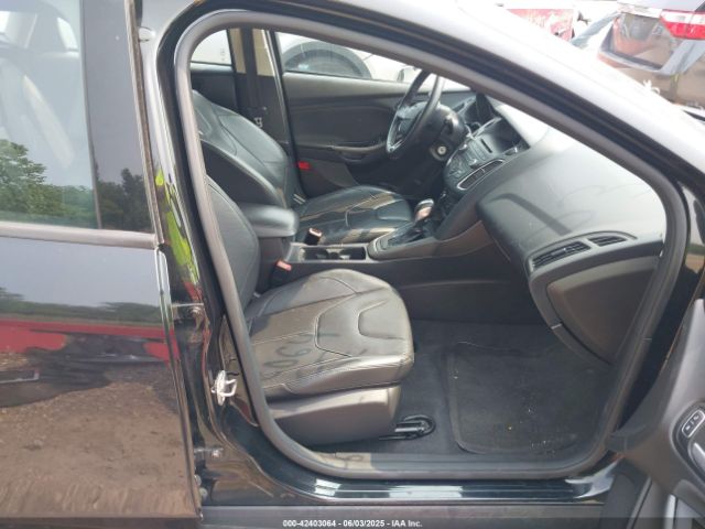 1FADP3K21FL254875 Ford FOCUS SE
