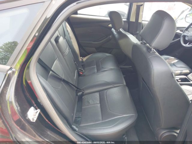 1FADP3K21FL254875 Ford FOCUS SE