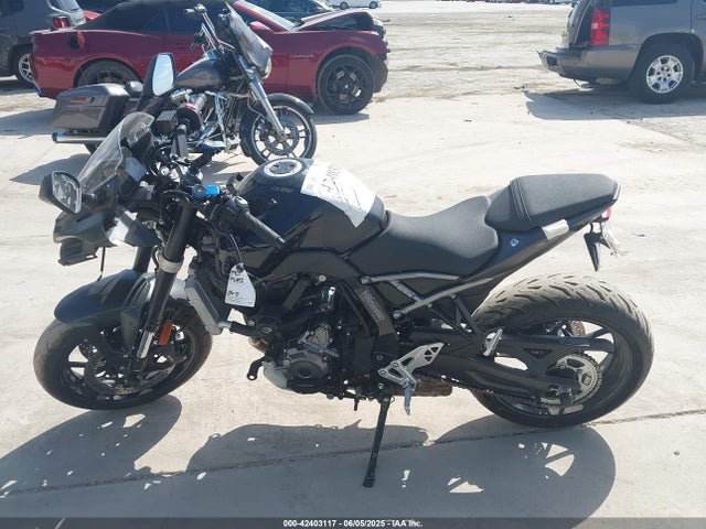 JS1EM13B9S7100129 Suzuki Fra1