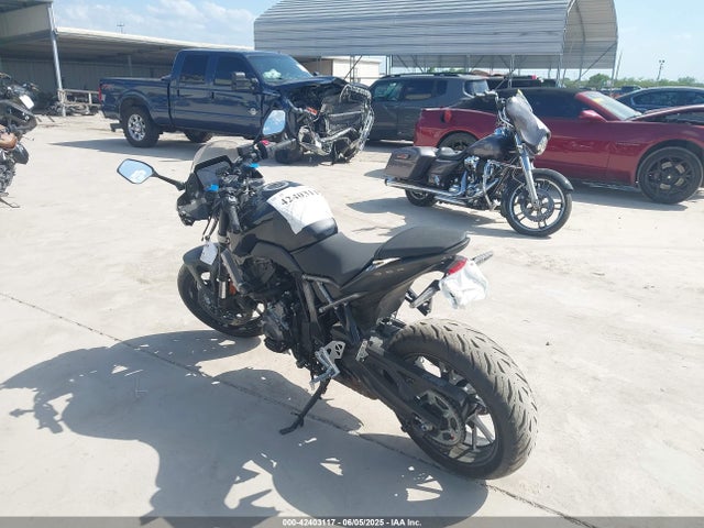 JS1EM13B9S7100129 Suzuki Fra1