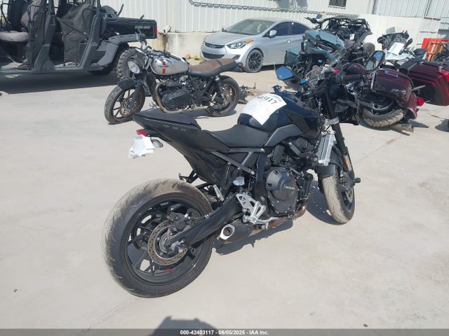 JS1EM13B9S7100129 Suzuki Fra1