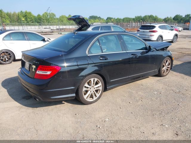 2012 MERCEDES-BENZ C 300 WDDGF8BB3CR202198 Photo 3