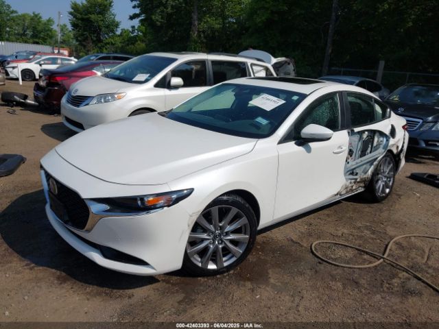 2022 MAZDA MAZDA3 3MZBPACL0NM318573 Photo 1