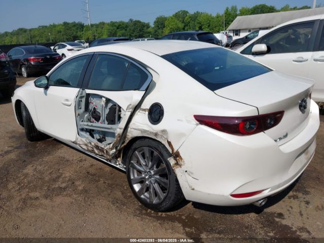 2022 MAZDA MAZDA3 3MZBPACL0NM318573 Photo 2