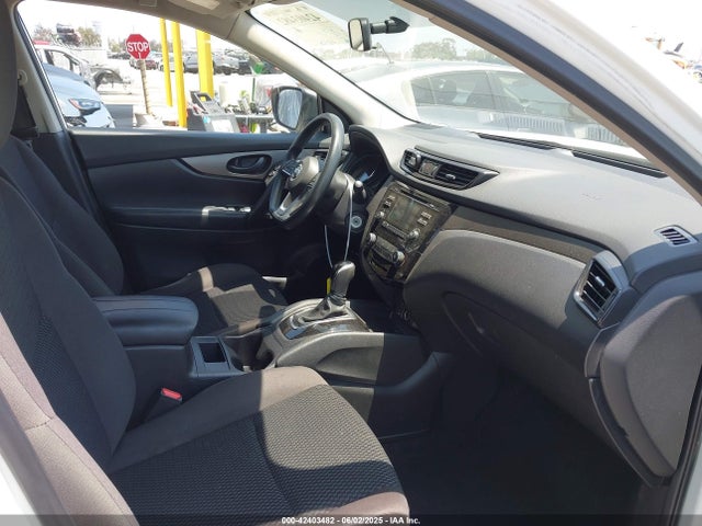 JN1BJ1CP1JW183494 Nissan Rogue Sport S