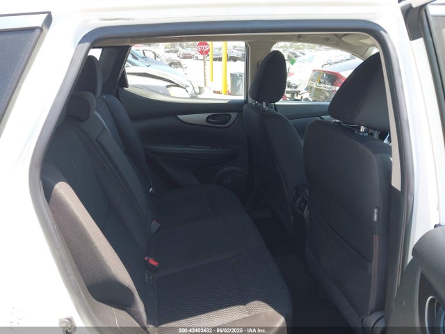 JN1BJ1CP1JW183494 Nissan Rogue Sport S