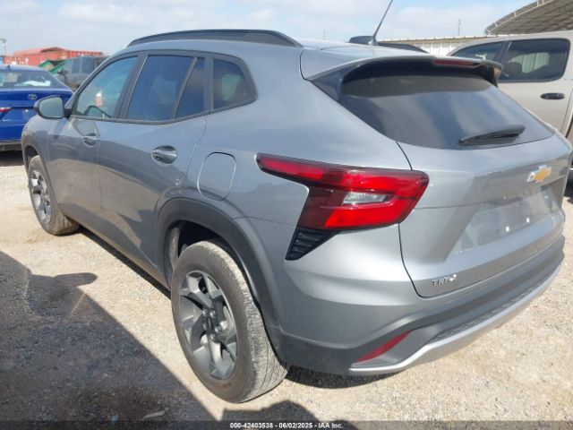 2024 CHEVROLET TRAX KL77LHE22RC226502 Photo 2