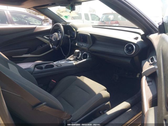 2020 CHEVROLET CAMARO 1G1FB3DX4L0100371 Photo 4