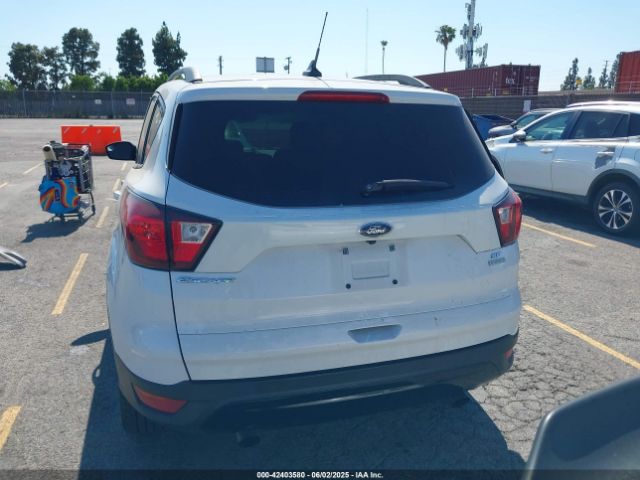 1FMCU0GD4KUA80209 Ford ESCAPE SE