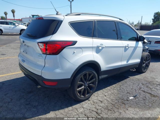1FMCU0GD4KUA80209 Ford ESCAPE SE