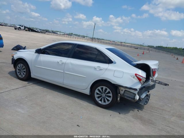 2017 TOYOTA CAMRY 4T1BF1FK4HU362063 Photo 2