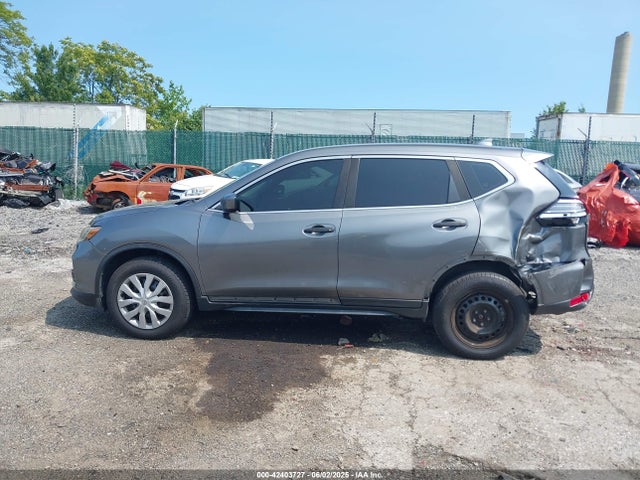 JN8AT2MV0HW007024 Nissan 2017