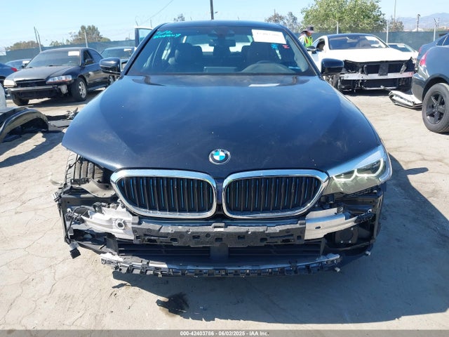 WBAJA9C51KB398935 BMW 2019