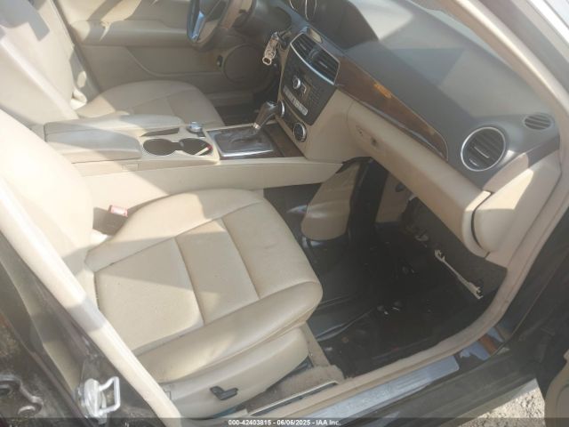2013 MERCEDES-BENZ C 300 WDDGF8AB7DR287761 Photo 4