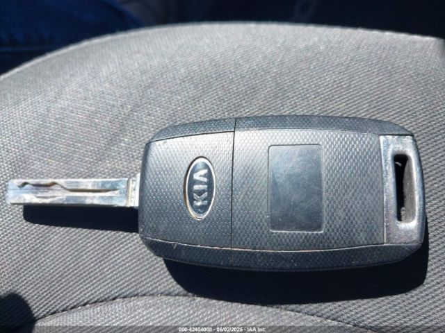 KNDJN2A27E7727281 KIA Soul