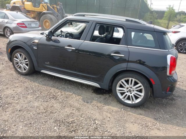2017 MINI COUNTRYMAN WMZYV5C35H3E01693 Photo 2