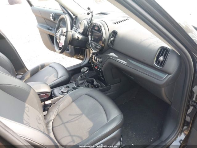 2017 MINI COUNTRYMAN WMZYV5C35H3E01693 Photo 4