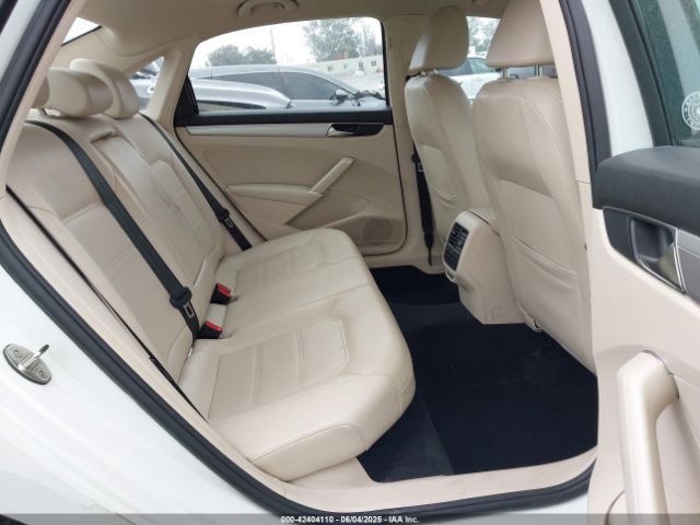 1VWLA7A38KC004758 Volkswagen Passat 2.0t Wolfsburg Edition