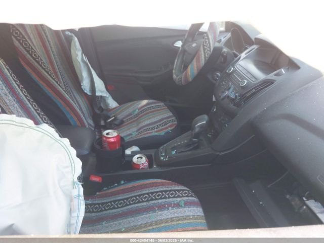 1FADP3K23JL295484 Ford FOCUS SE