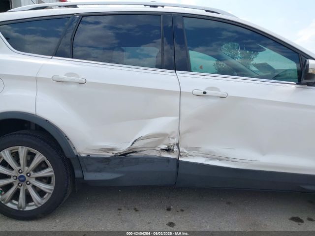1FMCU0J93HUE55035 Ford Escape Titanium