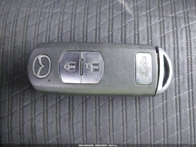 JM3KE2CY6E0390172 Mazda py