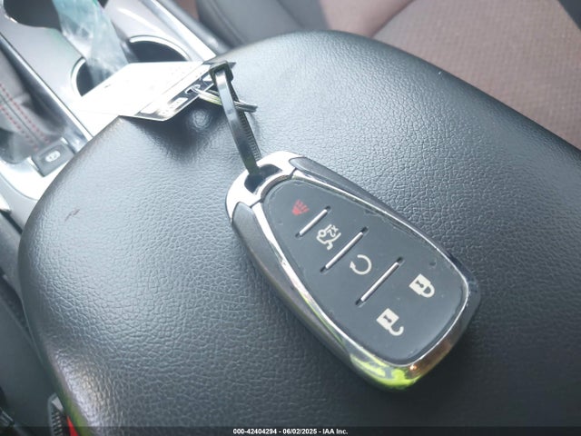 1G1ZG5ST5NF111521 Chevrolet Malibu Fwd Rs