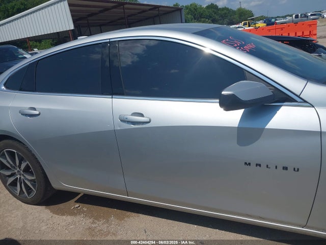 1G1ZG5ST5NF111521 Chevrolet Malibu Fwd Rs
