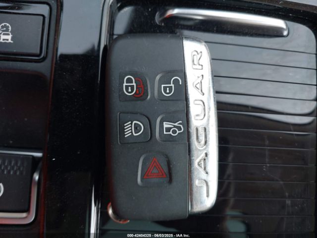 2018 JAGUAR XE SAJAJ4FN7JCP28038 Photo 10