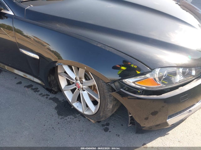2015 JAGUAR XF SAJWA0F78F8U87889 Photo 5