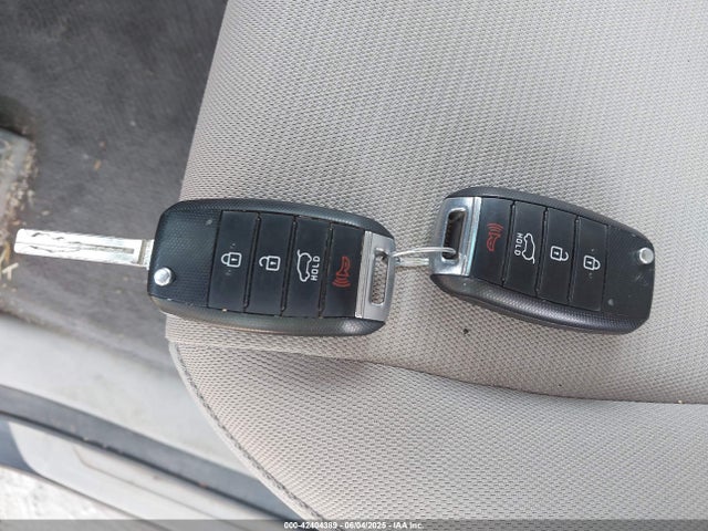 KIA SEDONA LX 2015 KNDMB5C11F6044723 Image 11