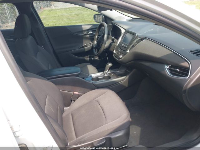 2016 CHEVROLET MALIBU 1G1ZE5ST9GF268087 Photo 4