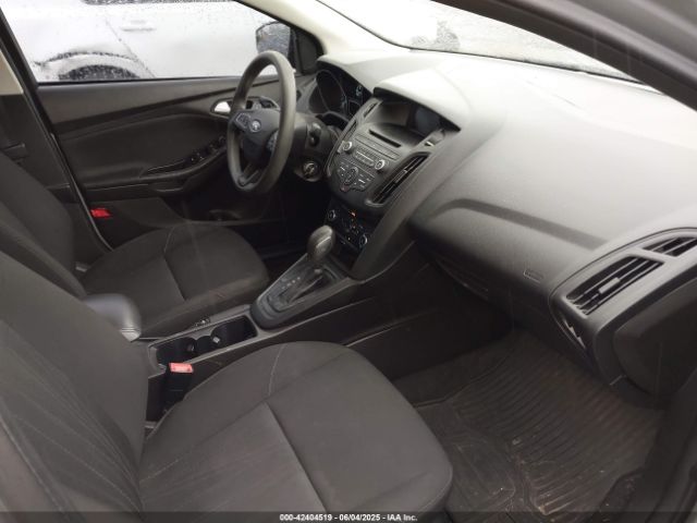 1FADP3F24HL253488 Ford FOCUS SE