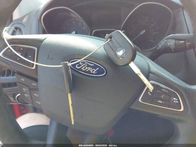 1FADP3K21FL224520 Ford FOCUS SE