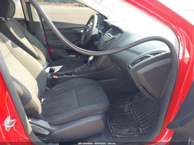 1FADP3K21FL224520 Ford FOCUS SE