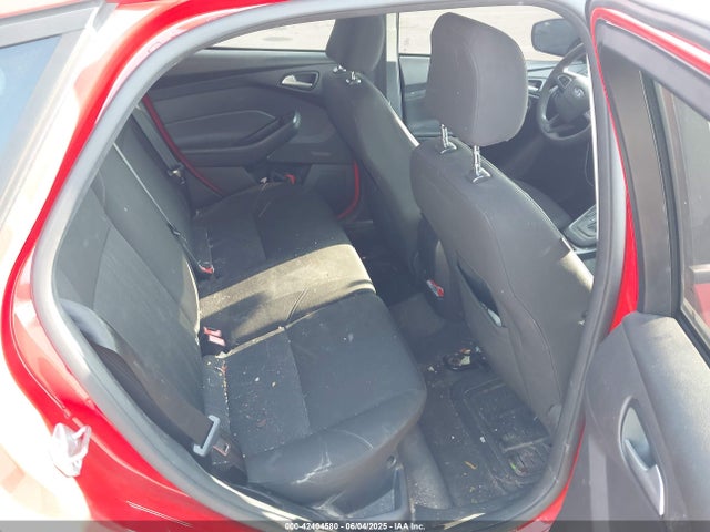 1FADP3K21FL224520 Ford FOCUS SE