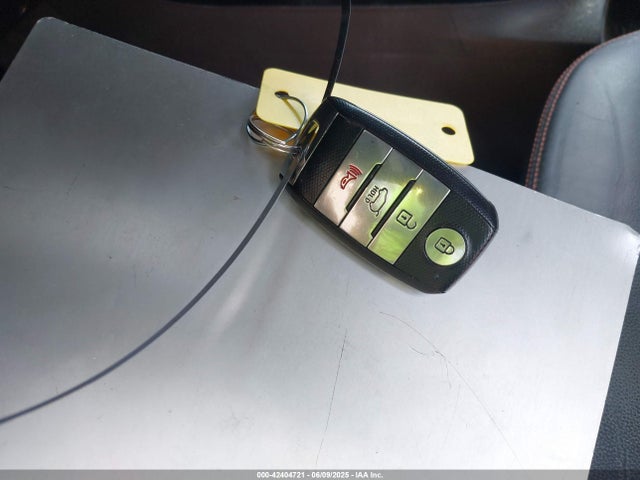 KNDJX3AA5J7547427 KIA g
