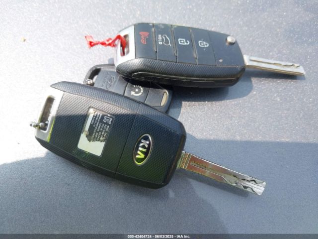 KNDJP3A57F7208162 KIA SOUL +