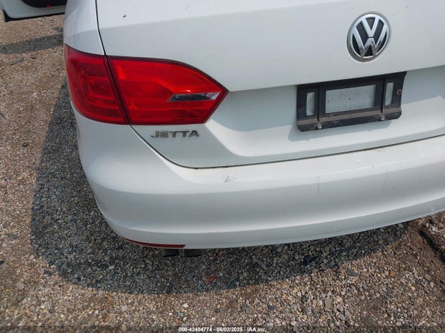 3VWD17AJ4EM288282 Volkswagen Jetta 1.8t Se
