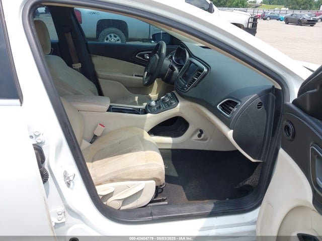 1C3CCCAB1GN147239 Chrysler 200