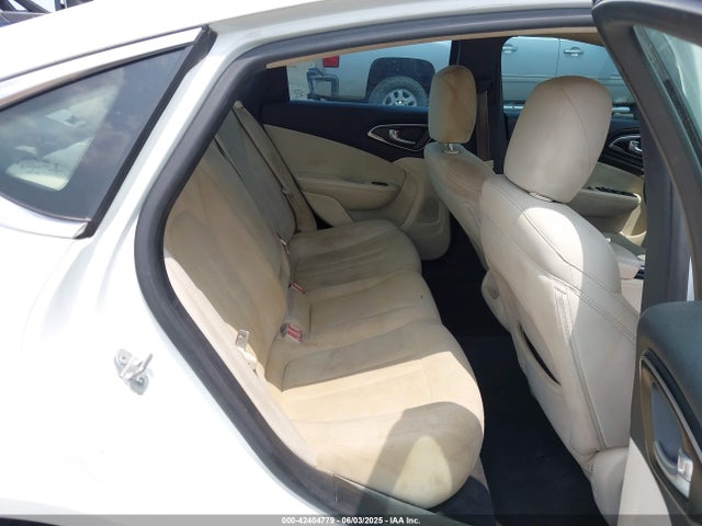 1C3CCCAB1GN147239 Chrysler 200