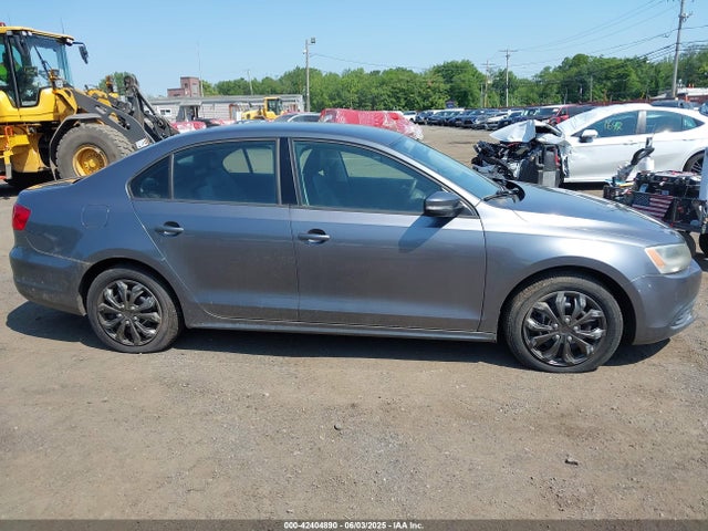 3VWD17AJ5EM260541 Volkswagen Jetta 1.8t Se
