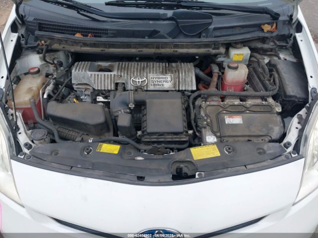 JTDKN3DU1E0373273 Toyota Prius Two