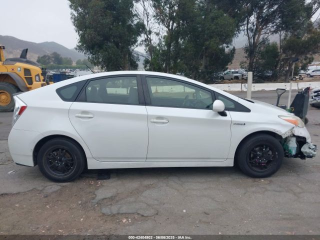 JTDKN3DU1E0373273 Toyota Prius Two