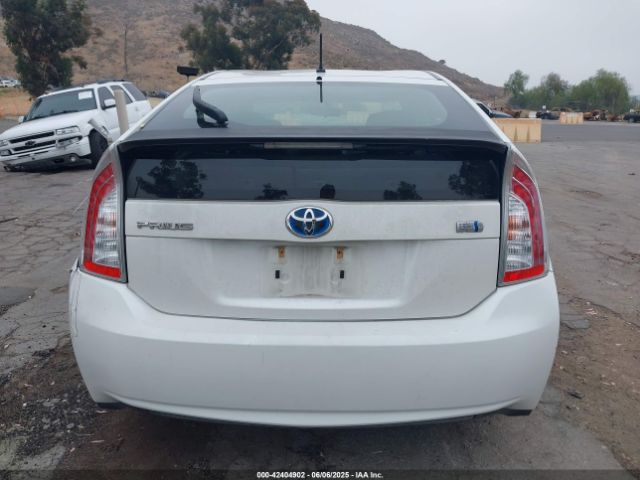 JTDKN3DU1E0373273 Toyota Prius Two