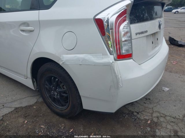 JTDKN3DU1E0373273 Toyota Prius Two