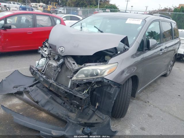 2017 TOYOTA SIENNA 5TDXZ3DC9HS809810 Photo 1