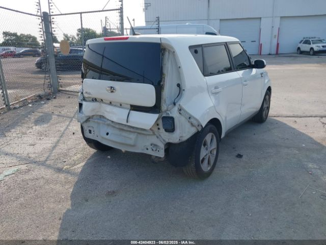 KNDJN2A2XE7012821 KIA Soul