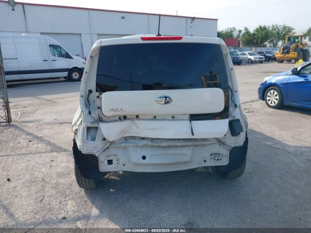 KNDJN2A2XE7012821 KIA Soul