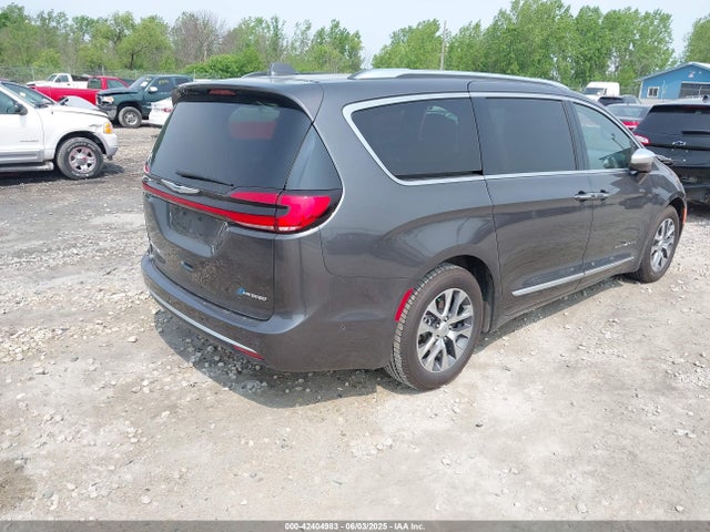 2C4RC1N79MR521983 Chrysler Pacifica Hybrid Pinnacle