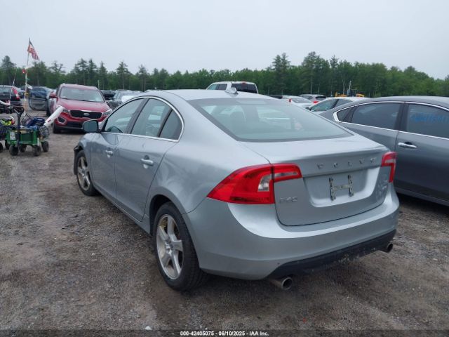 2013 VOLVO S60 YV1612FH6D2175986 Photo 2